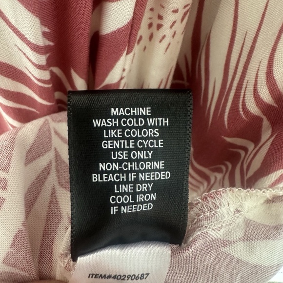 Torrid Pink Cream Leaf Print Maxi Dress ~Sz 2 = 2X ~ Smocked Bodice Off Shoulder - Picture 9 of 13